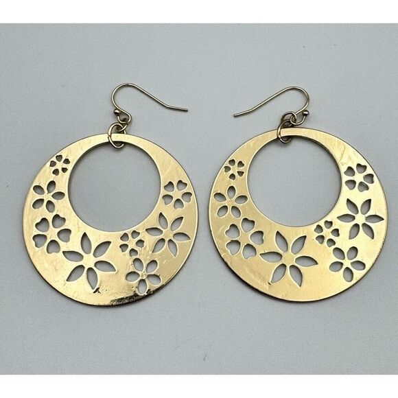 Gold Tone Circle Floral Cutout Round Dangle Pierced Earrings 1.75” - Picture 1 of 8